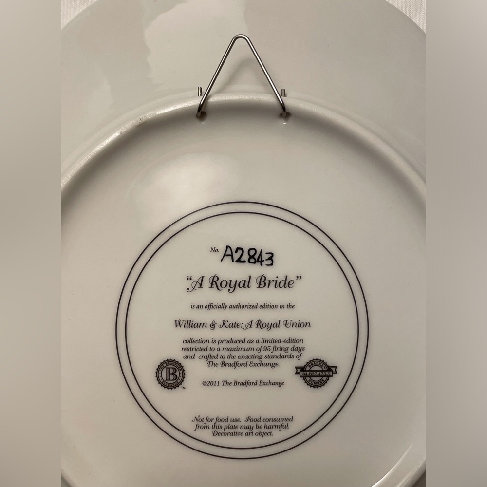 Bradford Exchange A Royal Bride Kate Middleton Plate - Picture 9 of 11